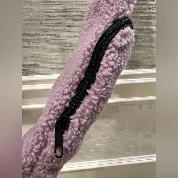 NWT new FREE PEOPLE overachiever Sherpa sling bag lavender purple fuzzy teddy - Picture 8 of 17